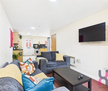 3 bedroom semi-detached house to rent - Photo 2