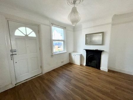 St. Peters Street, Tunbridge Wells - Photo 3