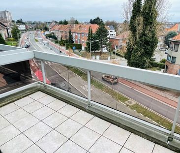 Opgefrist appartement gelegen op de 3e verdieping in het gebouw "re... - Photo 6