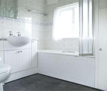 Northcroft Road, West Ewell, Epsom, KT19 - Photo 2