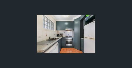 ONE BEDROOM TOWNHOUSE - SHERWOOD - Photo 2