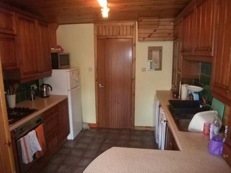 2 bedroom terraced house to rent - Photo 4