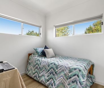 Stunning Harbour Views-Modern Living in the Heart of Town - Photo 3