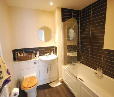 2 bedroom flat to rent - Photo 6