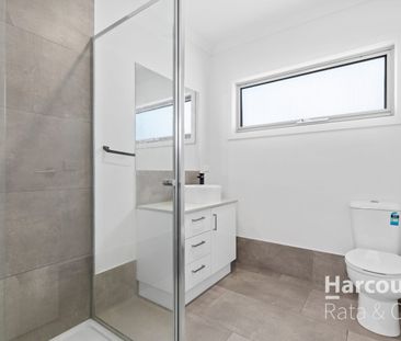 Modern 2-Bedroom Unit with Abundant Natural Light in Thomastown - Photo 2