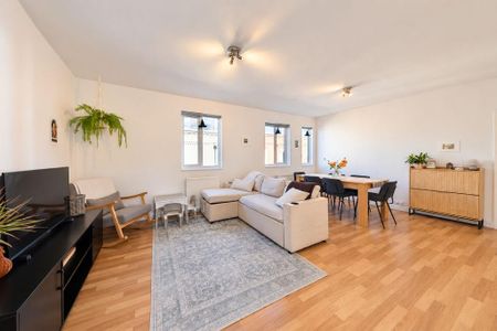 3 bedroom apartment to rent - Photo 2