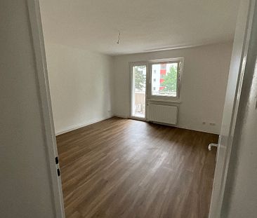 Sossenheim: schöne 3-Zimmer-Wohnung mit neuem Fußboden und Bad zu vermieten! - Foto 1