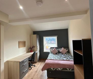 1 bedroom in a house share to rent - Photo 3