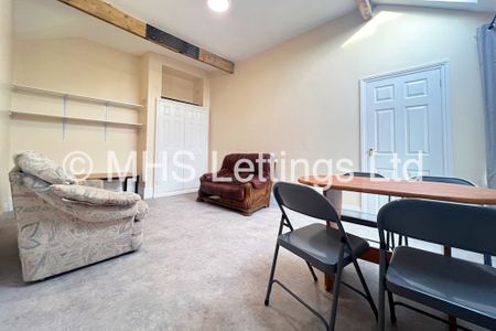 1 Bedroom Flat for rent in Moorland Road - Photo 2