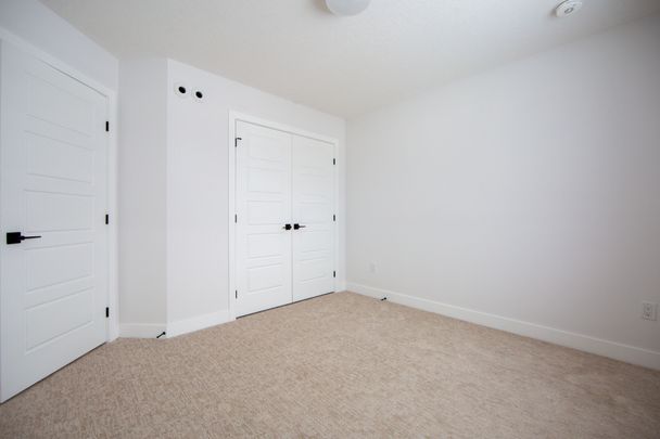 For Lease - 185 Renaissance Drive, St. Thomas, Ontario - Photo 1