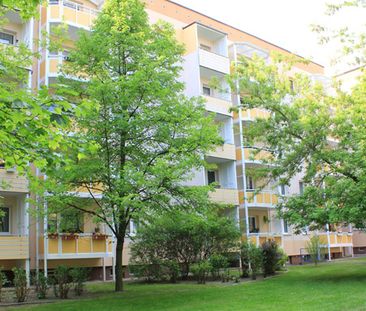 Einzug ab 01.05.2026 möglich. Ruhige Wohnanlage gegenüber idyllisch... - Photo 1