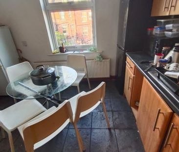 Room in a Shared House, Burley Road, LS4 - Photo 5