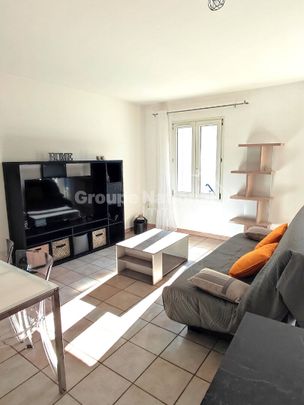 CHATEAURENARD centre, appartement type 2 meublé avec terrasse, - Photo 1