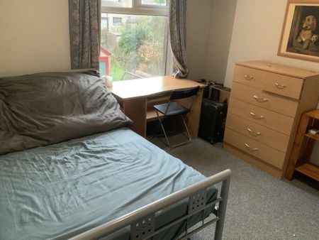 Flat 2, 21 Ashley Avenue, Belfast, BT9 7BT - Photo 4