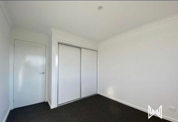 Pakenham - Photo 1