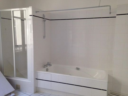 location Appartement T6 DE 222.35m² À PARIS - Photo 1