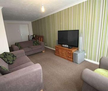 Brighton Hill, Basingstoke, Hampshire, RG22 - Photo 1