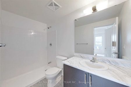 For Lease - 2635 William Jackson Drive Unit# 511, Pickering, Ontario - Photo 3