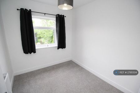 4 bedroom terraced house to rent - Photo 2