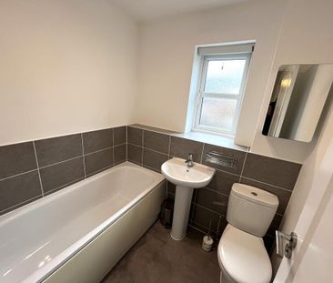 3 bedroom detached house to rent - Photo 5