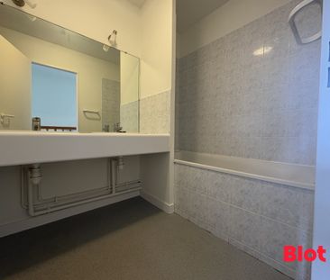 Location Appartement 3 pièces 64m² CHARTRES DE BRETAGNE 35131 - Photo 4