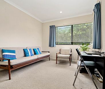 5 bedrooms + 3.5 bathrooms - Photo 1