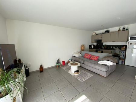 Location Appartement 2 pièces 51m² GUILHERAND GRANGES 07500 - Photo 2