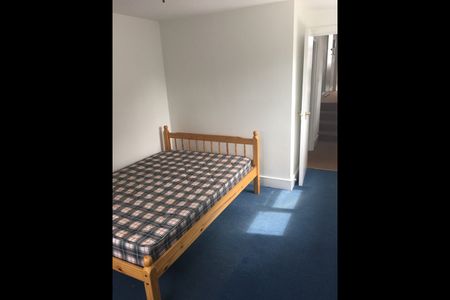 2 Bed Flat, Champion Road, SE26 - Photo 3