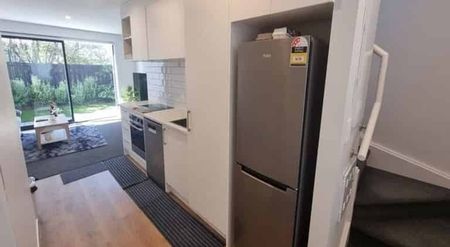 Modern 2 bedroom Townhouse! - Photo 5