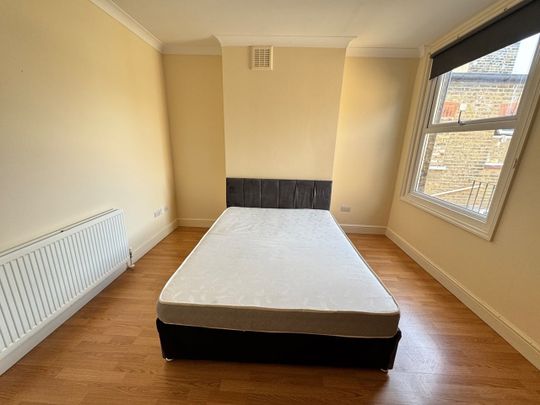 Room in a Shared Flat, Venetian Road, SE5 - Photo 1