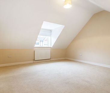 St Christophers Road, Haslemere, Surrey, GU27 - Photo 2