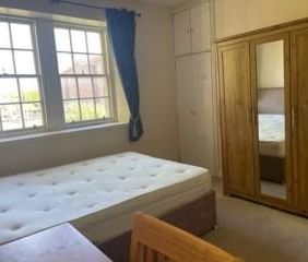 3 bedroom flat to rent - Photo 5