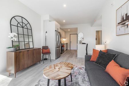 Landing on Main - Photo 2