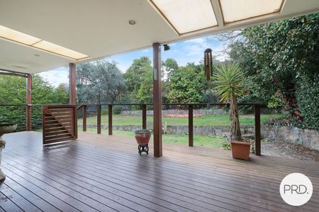IDEALLY LOCATED, BEAUTIFUL HOME - Photo 2