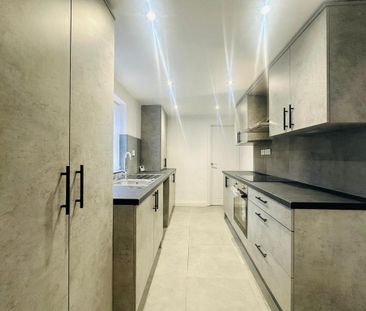 4 bedroom flat to rent - Photo 6