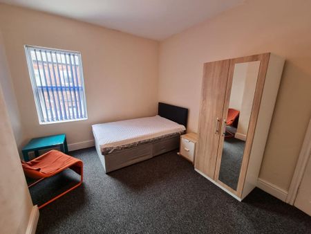 3 bedroom terraced house to rent - Photo 4