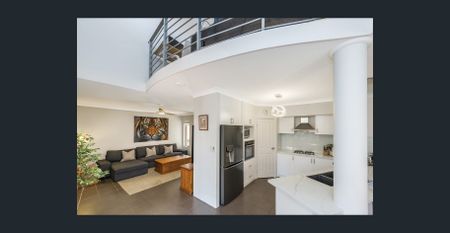 Fully Furnished and Equipped, Three-Bedroom Townhouse in Victoria Park - Photo 4