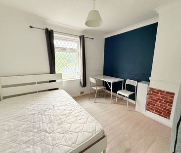 Room in a Shared House, Ringmer Road, BN1 - Photo 1