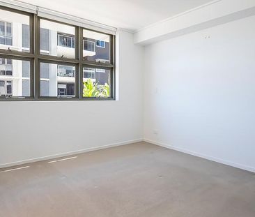 APARTMENT WITH GARDEN VIEW - Photo 1