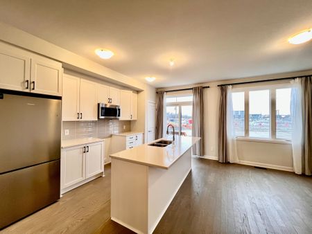 For Lease - 305 Clearpath Private, Kanata, Ontario - Photo 5