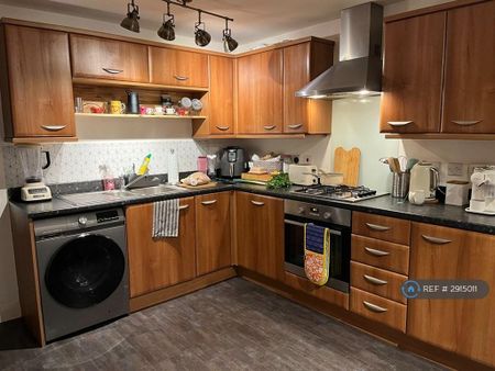 2 bedroom terraced house to rent - Photo 4
