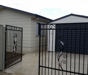 LOVELY TIDY 3 BEDROOM HOME - Photo 1