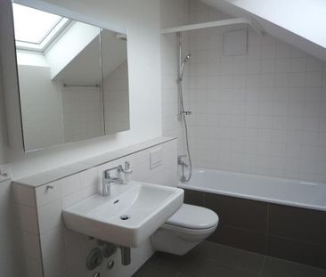 Ultra-modern 3.5-room penthouse apartment in Niederscherli - Photo 6