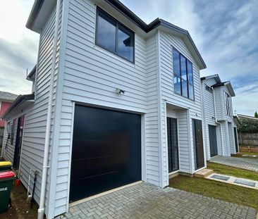 Modern Living in Prime Bucklands Beach Location - Photo 1