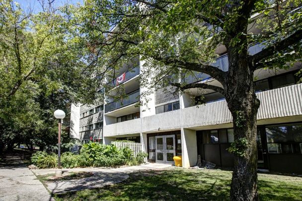 Valleyview Apartments - Photo 1