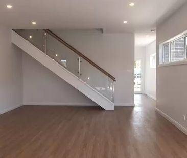 Contemporary Villa - Photo 1