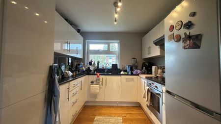 2 bedroom apartment to rent - Photo 4