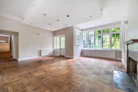 6 bedroom detached house to rent - Photo 2