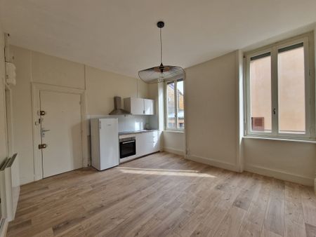 Location Appartement 3 pièces 45m² COUZON AU MONT D OR 69270 - Photo 3