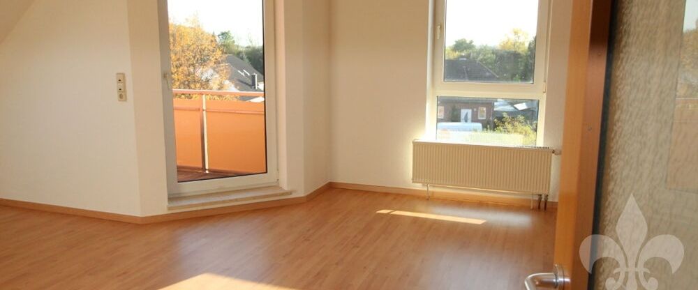 Individuelle 2 Zimmer Dachgeschosswohnung mit Balkon und Tageslichtbad im Lindenplatz/Hermsdorf - Photo 1